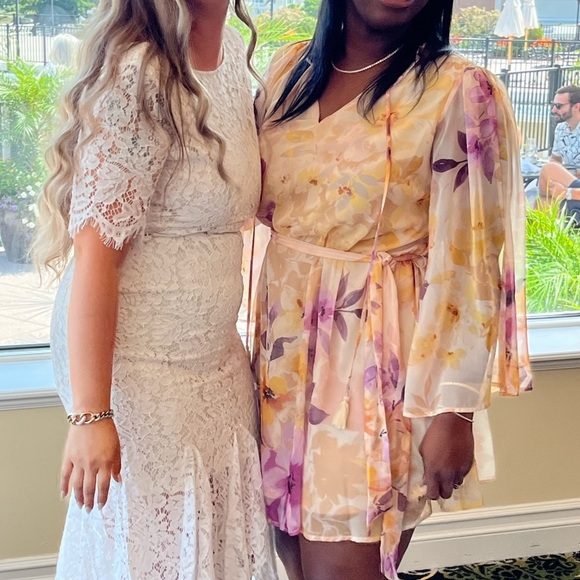 FLORAL ROMPER - Picture 1 of 3